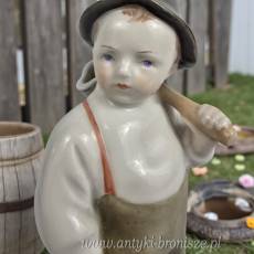 Chłopiec z dzbanem Andreas Sinko Zsolnay Węgry lata30te wys.19cm