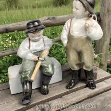 Chłopiec z dzbanem Andreas Sinko Zsolnay Węgry lata30te wys.19cm