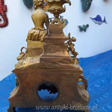 Zegar kominkowy BASCHET-BAULLIER z figurą siedzącej kobiety - poz.1842