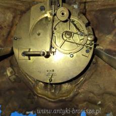 Zegar kominkowy BASCHET-BAULLIER z figurą siedzącej kobiety - poz.1842