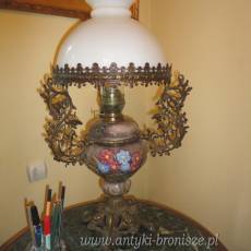 Lampa naftowa Holenderska, z bialym kloszem - poz. 1245