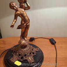 Lampa - Cherubin trzymajacy 6-cio ramienny swiecznik z brazu, na podstawce marmurowej- poz. 838