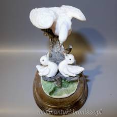 Gołębica karmiąca pisklęta biskwit Díaz Pardo O Castro Hiszpania lata 50/60te