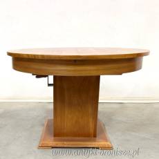 stół rozkładany z krzesłami