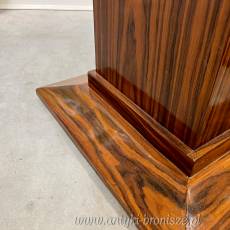 Komplet dwóch postumentów