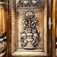 Stylowy dębowy bufet z XIX wieku, pochodzący z Polski