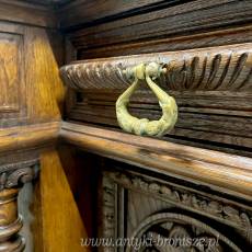 Stylowy dębowy bufet z XIX wieku, pochodzący z Polski