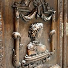 Stylowy dębowy bufet z XIX wieku, pochodzący z Polski