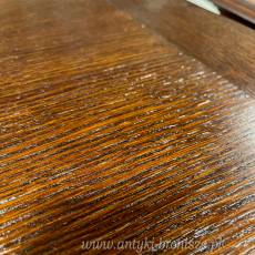 Stylowy dębowy bufet z XIX wieku, pochodzący z Polski