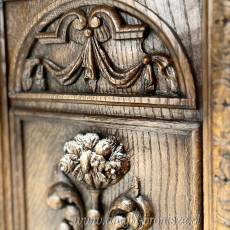 Stylowy dębowy bufet z XIX wieku, pochodzący z Polski