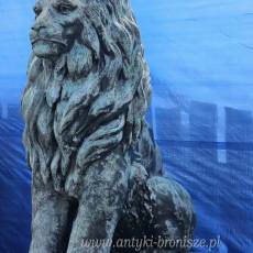 Eleganckie pary lwy- rzezby