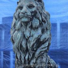 Eleganckie pary lwy- rzezby