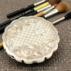 Puderniczka okrągła srebro próby 3 Warszawa cecha WK lata 30te