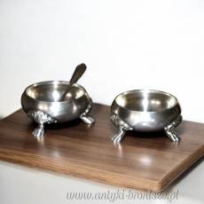 2 Solniczki komplet z łyżeczką Austria sygnowane Arthur Krupp Berndorfer Metallwarenfabrik, po 1891