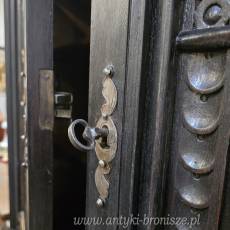 Antyczny kredens pałacowy (bieliźniarka) dębina, płaskorzeźby o tematyce religijnej XIXw - unikat