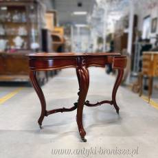 Elegancki stół w stylu Ludwik Filip, pochodzący z Włoch i datowany na koniec XIX wieku.