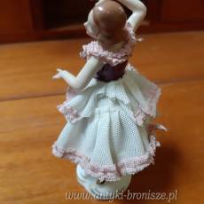 "Tancerka" - Figurka z porcelany niemieckiej Dresden "Camilla" - H:11,5cm - poz. 2115