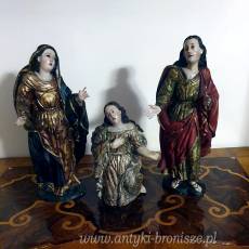 Zespół trzech rzeźb przedstawiające postacie spod krzyża: Marię, św. Jana oraz Marię Magdalenę