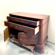 Elegancka komoda w stylu biedermeier