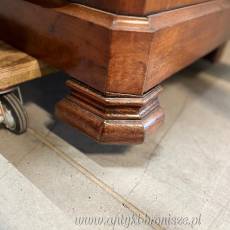 Elegancka komoda w stylu biedermeier