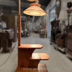 Lampa podłogowa z półkami w stylu art déco – Polska, lata 20.–30. XX wieku