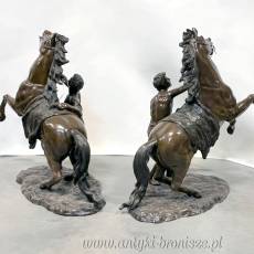 Para monumentalnych rzeźb z brązu „Konie z Marly” – Francja, przełom XIX i XX wieku