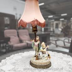 Porcelanowa lampa figuralna w stylu neorokokowym