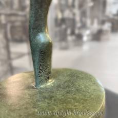 Figura z brązu „Tańcząca kobieta”