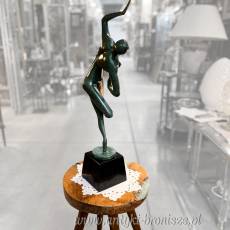 Figura z brązu „Tańcząca kobieta”