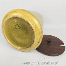 Pojemnik z drewnianą pokrywą wys. 22 cm, ceramika Jasba Niemcy lata 70te