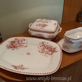 Zestaw z porcelany w rozowe wzory, sygnowana "CILLA Société CERAMIQUE Maestricht - Made in Holland" - poz. 2459