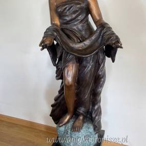 Kobieta z brązu POSTUMENT H = 150 cm FIGURA