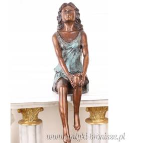 FIGURA Z BRĄZU SIEDZĄCA KOBIETA ZAMYŚLONA -MARZYCIELKA