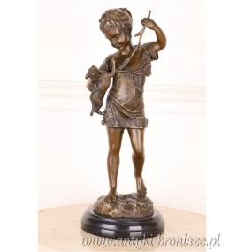 Dziewczynka z pieskiem - figura z brązu