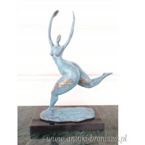 ŁGARSKA KOBIETA -FIGURA Z BRĄZU PATYNA