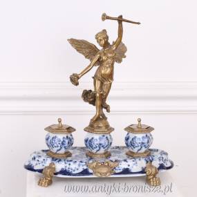 KRÓLEWSKI KAŁAMARZ - porcelana z brązem niebieski