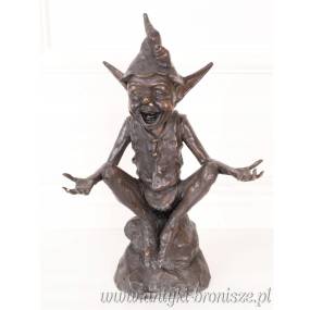 SIEDZĄCY SKRZAT - figura z brązu