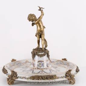 PORCELANOWA PATERA AMOREK OKUCIA Z BRĄZEM
