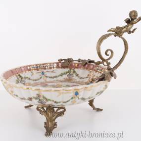 PIĘKNA PORCELANOWA PATERA Z AMORKIEM - GRAJKIEM!