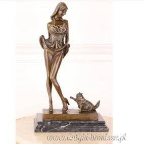 Dama kobieta z pieskiem - FIGURA Z BRĄZU rzeźba