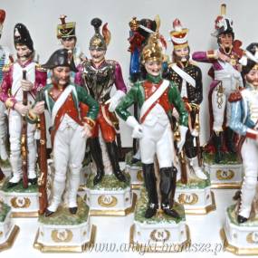 Koniec serii: Kolekcja zolnierzy / oficerow Napoleona z porcelany (cena za szt.) - poz. 6538