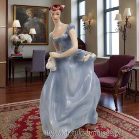 Dama z chusteczką w błękitnej sukni nr.212 Royal Dux Czechy lata 70te