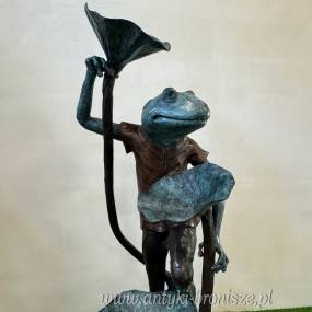 Żaba z liśćmi-fontanna brązu duża