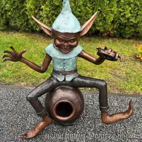 SKRZAT NA DYMIONIE - Figura z brązu Troll Gnom Ogród Dom Ozdoba