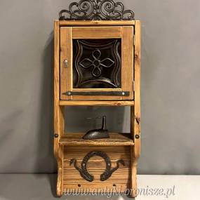 Szafka wisząca ze starego drewna