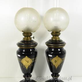 Imponujaca para lamp naftowych (2 szt.) z matowymi abażurami - poz. 6824