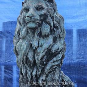 Eleganckie pary lwy- rzezby