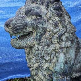 Eleganckie pary lwy- rzezby