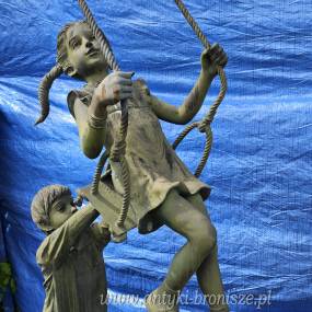 Radość dziecka - rzeźba ogrodowa chłopca i dziewczynki
