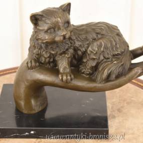 Figura Kota Odpoczywającego Na Dłoni - Kot Kotek - Rzeźba z Brązu - Ozdoba